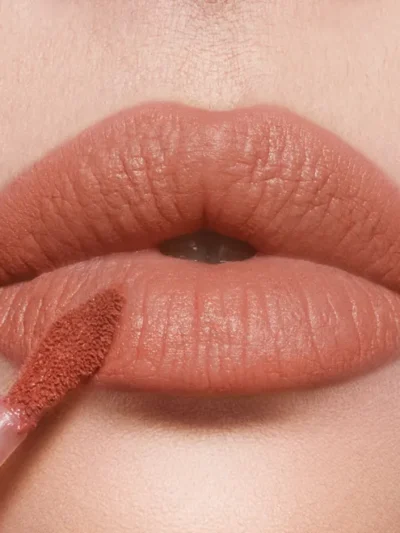 Charlotte Tilbury – AIRBRUSH FLAWLESS LIP BLUR NUDE BLUR