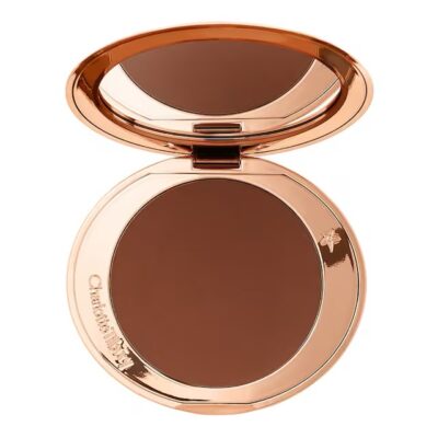 CHARLOTTE TILBURY
Airbrush Bronzer – Poudre bronzante 04 Deep