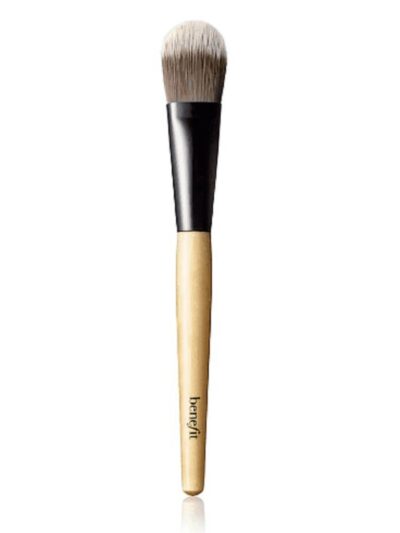 Benefit – Pinceau Pour Fond De Teint