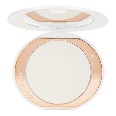 CHARLOTTE TILBURY
Airbrush Brightening Flawless Finish – Poudre matifiante 01 Fair – Medium