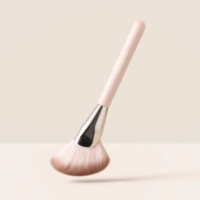 Rare Beauty by Selena Gomez –  Angled Powder Brush